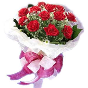  Aksaray çiçek satışı  11 adet kırmızı güllerden buket modeli